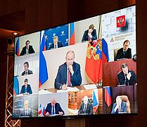Владимир Путин в четвертый раз встретился с главами французских компаний экономического совета CCI France Russie